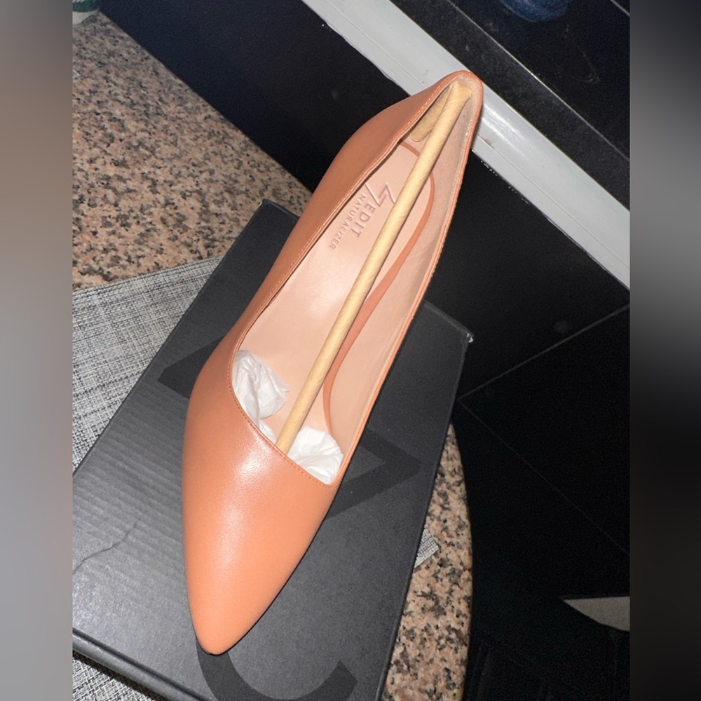 Alice Pointed Toe Pump - Picture 11 of 12